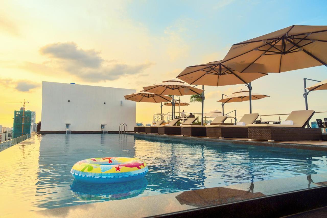 Ocean Hotel Phnom-Penh Buitenkant foto