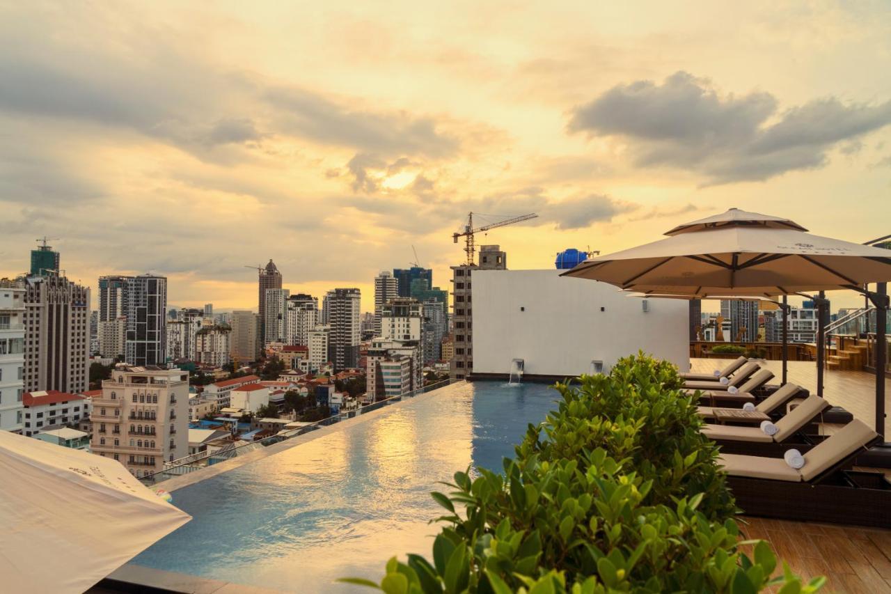 Ocean Hotel Phnom-Penh Buitenkant foto