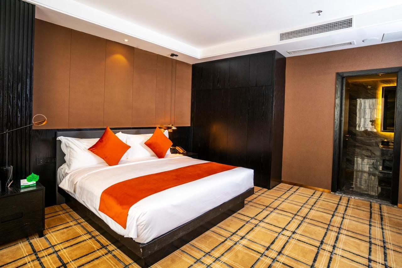 Ocean Hotel Phnom-Penh Buitenkant foto
